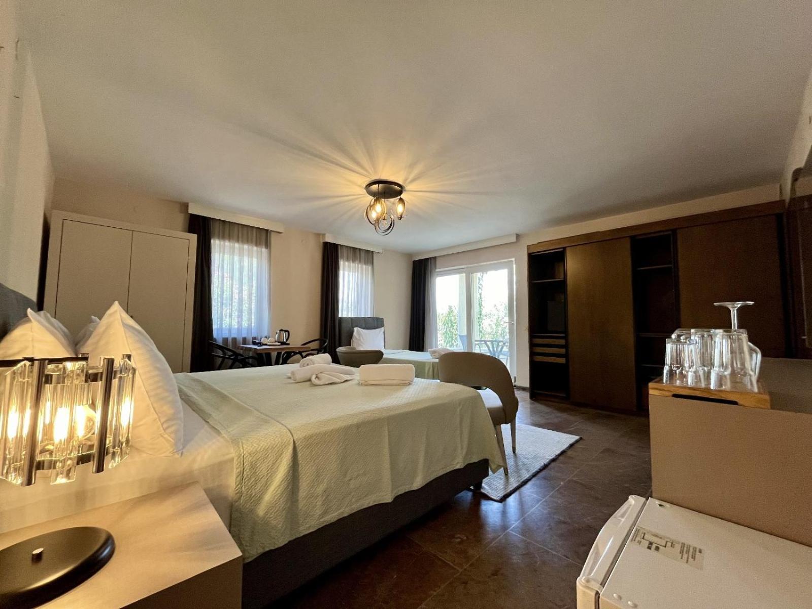 Farrys Boutique Hotel & Beach Club - יאליקאבאק מראה חיצוני תמונה