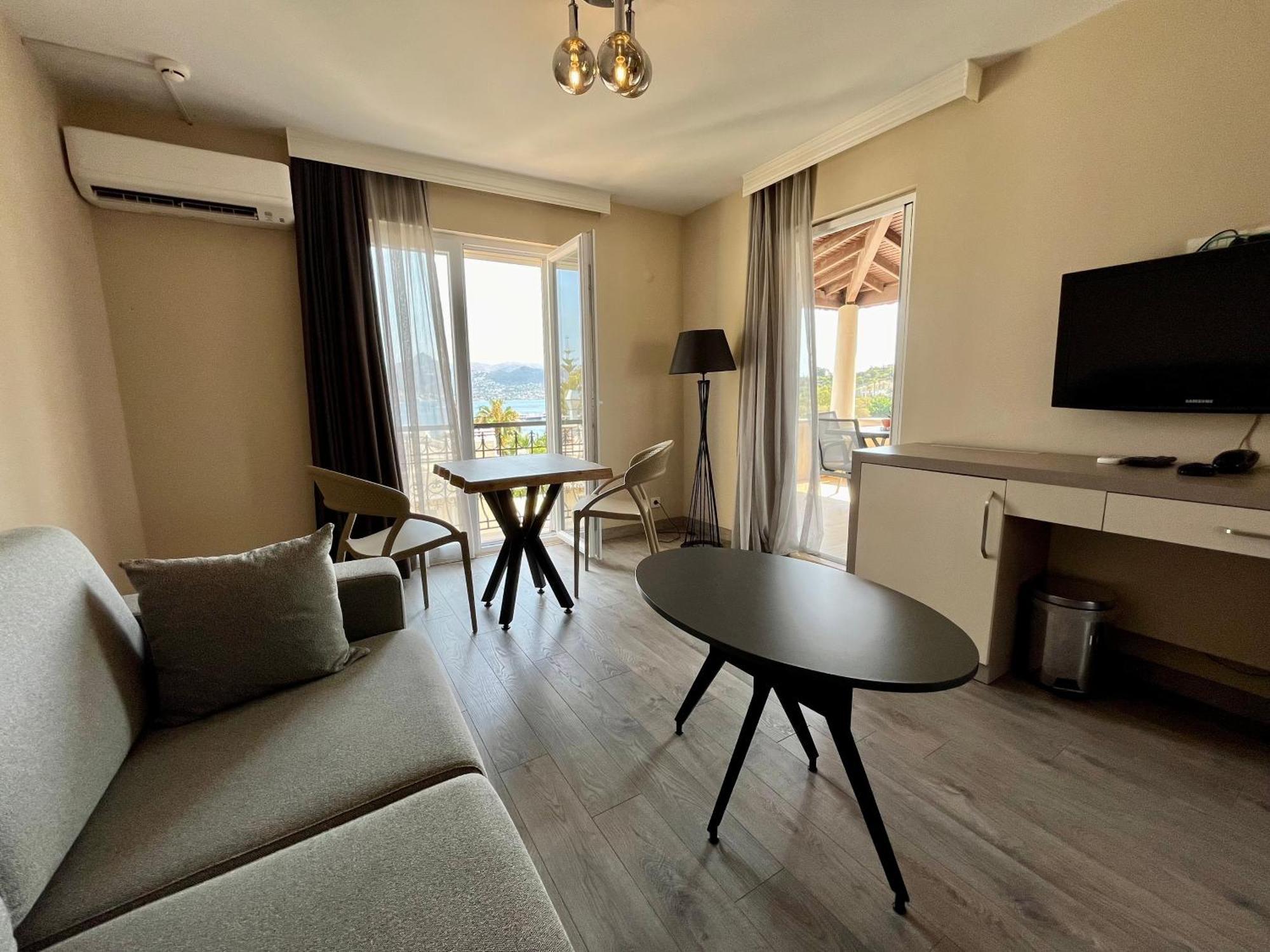Farrys Boutique Hotel & Beach Club - יאליקאבאק מראה חיצוני תמונה