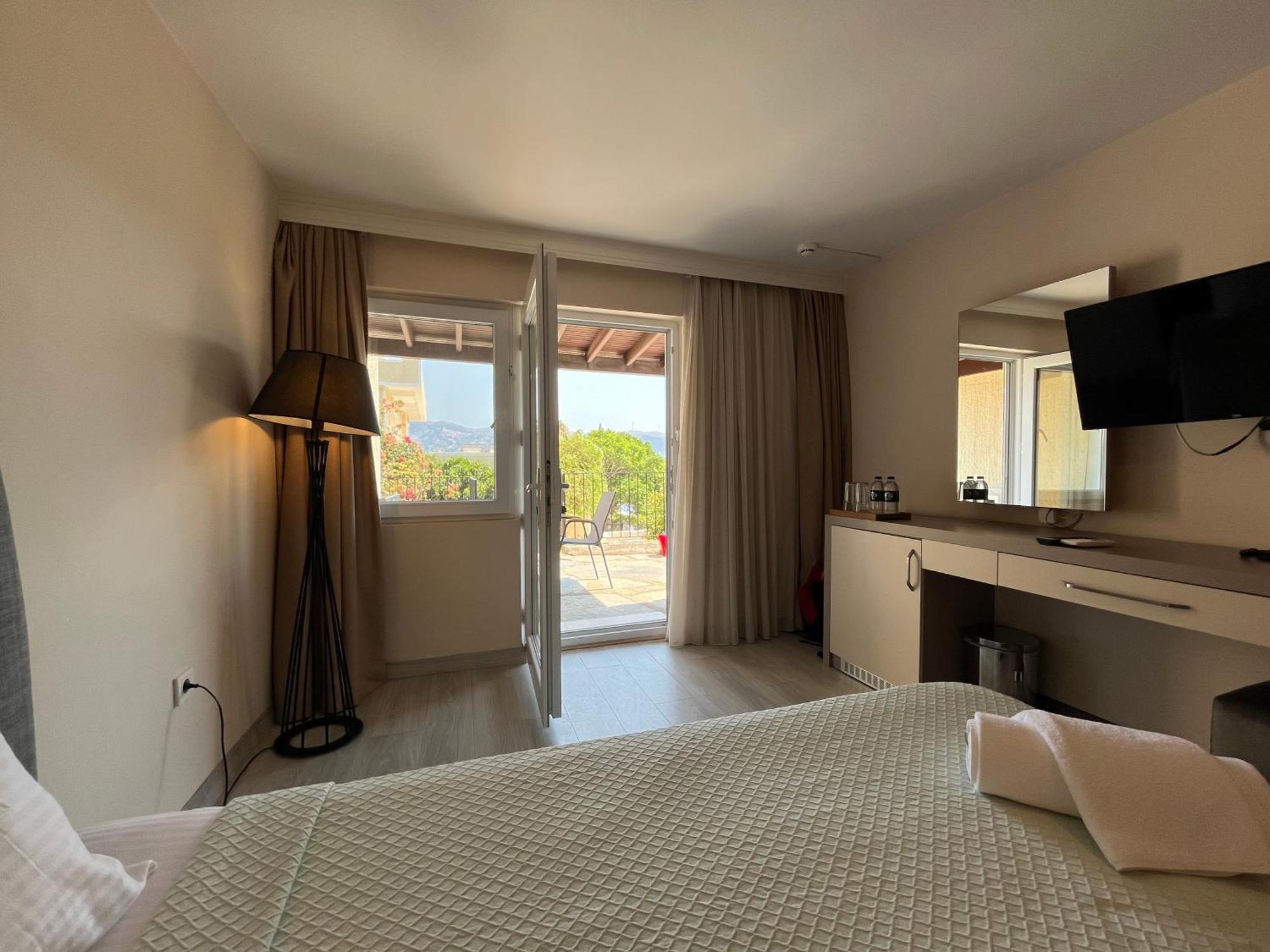 Farrys Boutique Hotel & Beach Club - יאליקאבאק מראה חיצוני תמונה