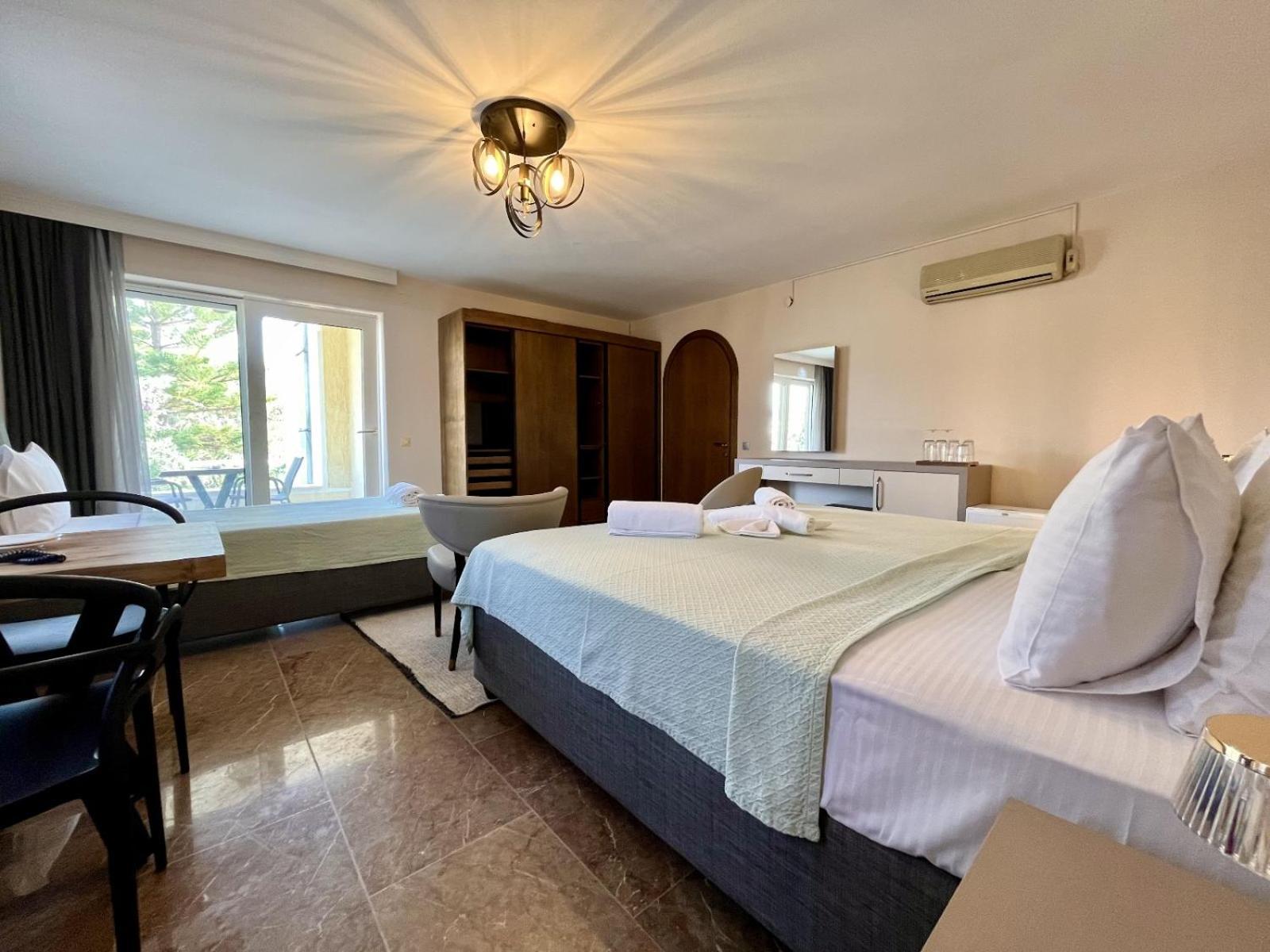 Farrys Boutique Hotel & Beach Club - יאליקאבאק מראה חיצוני תמונה
