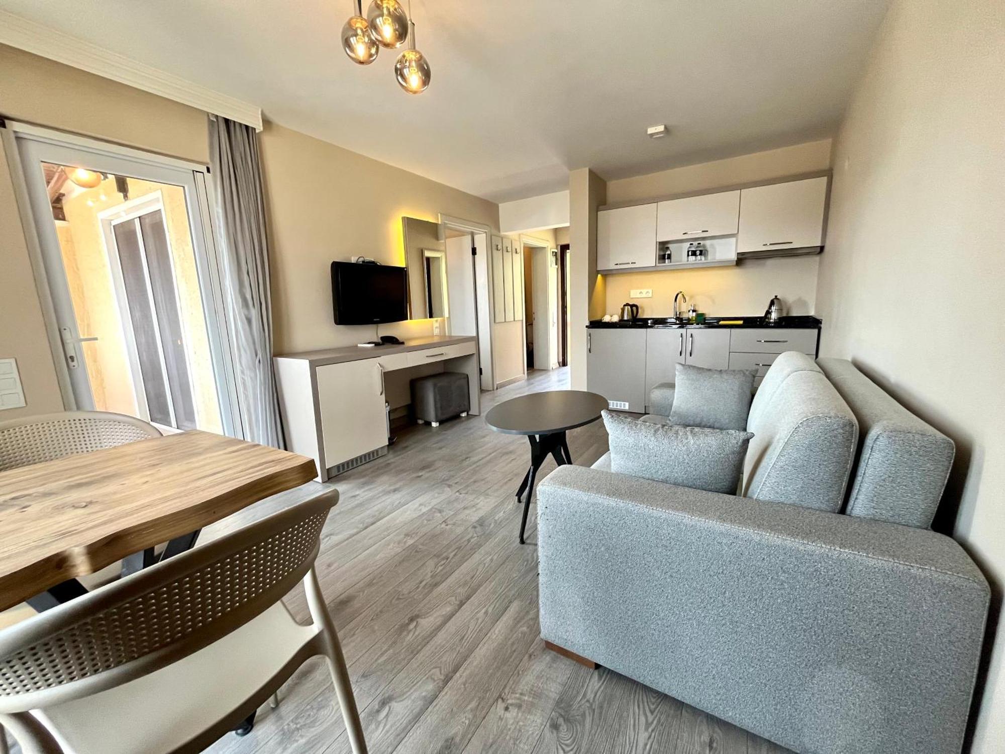 Farrys Boutique Hotel & Beach Club - יאליקאבאק מראה חיצוני תמונה