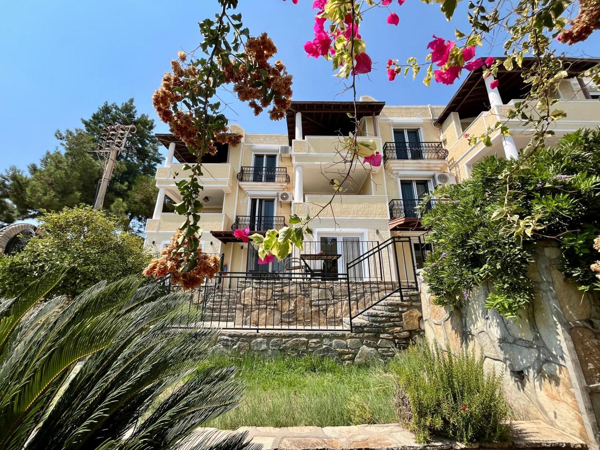 Farrys Boutique Hotel & Beach Club - יאליקאבאק מראה חיצוני תמונה